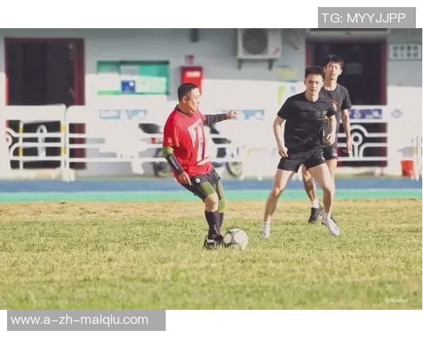 国乒与足球明星携手互动展现体育精神共创精彩瞬间